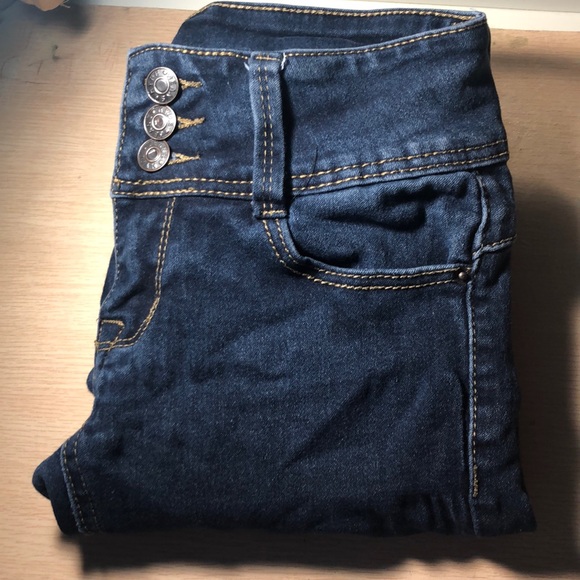 Butt huggers - Picture 1 of 1